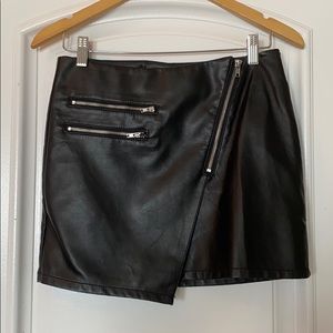 H&M faux leather zipper mini